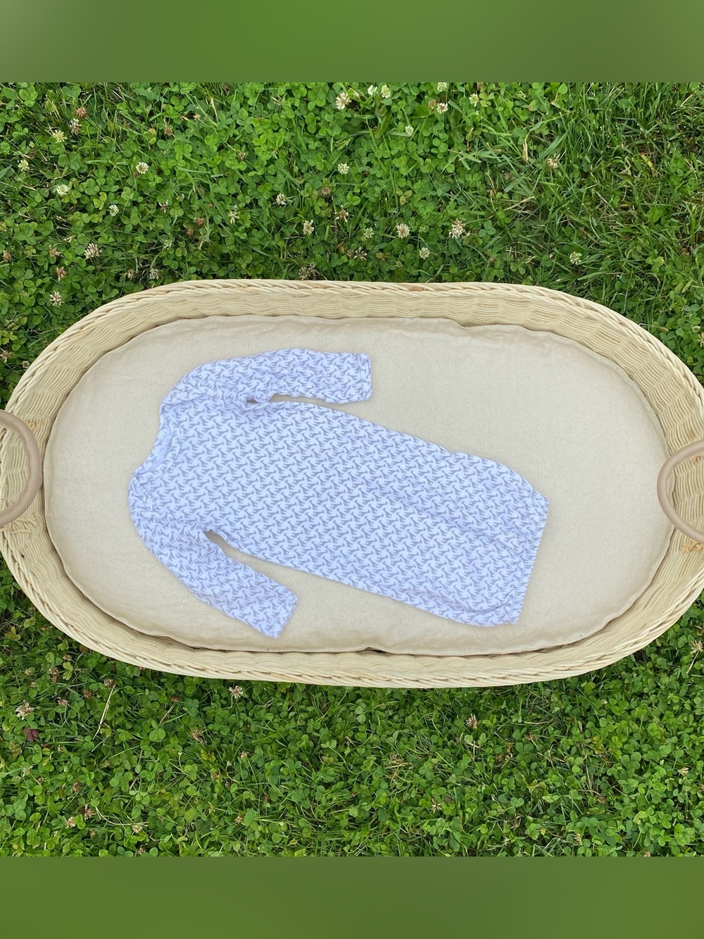 Simple Joys by Carter's newborn baby sleeper gown